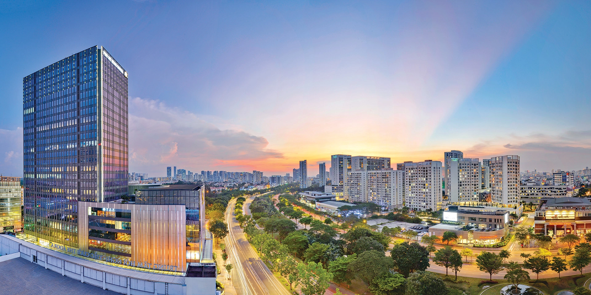 Phú Mỹ Hưng buildings and landscaped urban setting